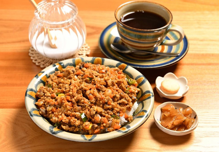 喫茶YONNA YONNA